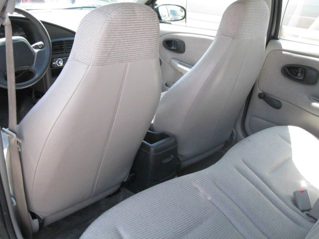 Saturn S Series 2002 photo 4