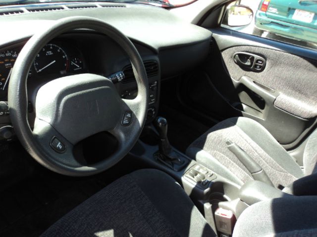 Saturn S Series 2002 photo 1