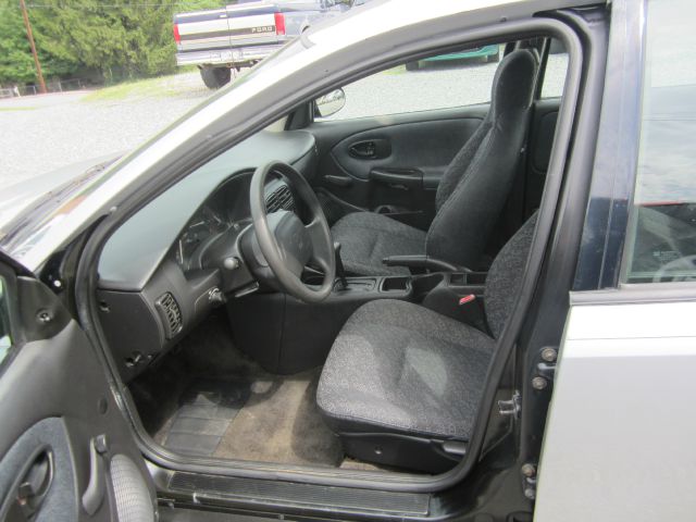 Saturn S Series 2002 photo 2