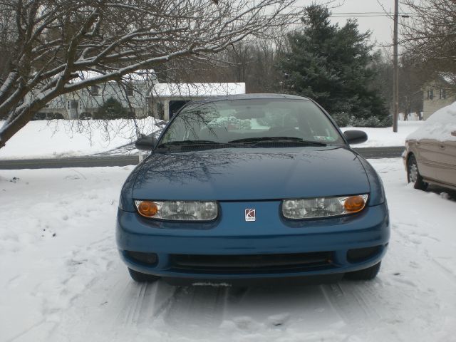 Saturn S Series XLS Sedan