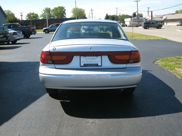 Saturn S Series XLS Sedan