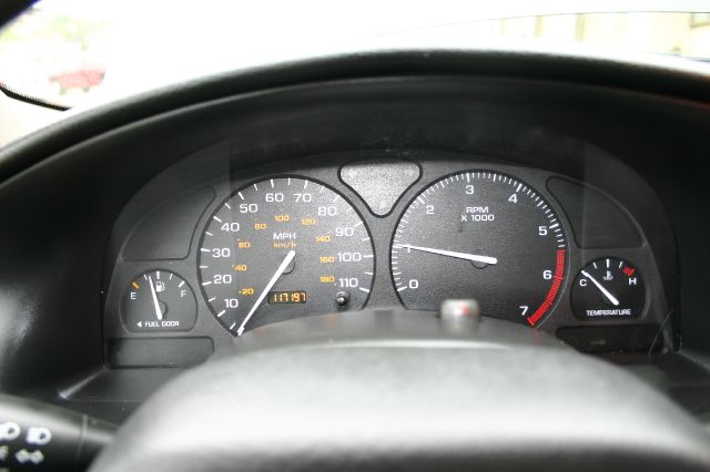 Saturn S Series 2002 photo 2