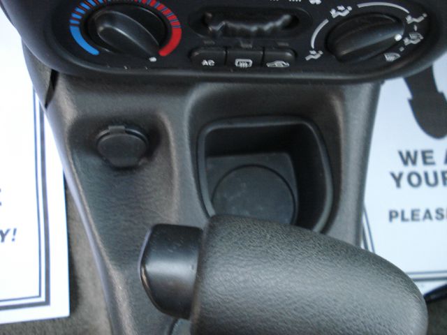 Saturn S Series 2002 photo 20