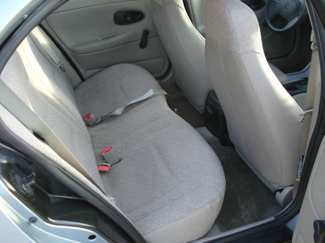 Saturn S Series 2002 photo 27