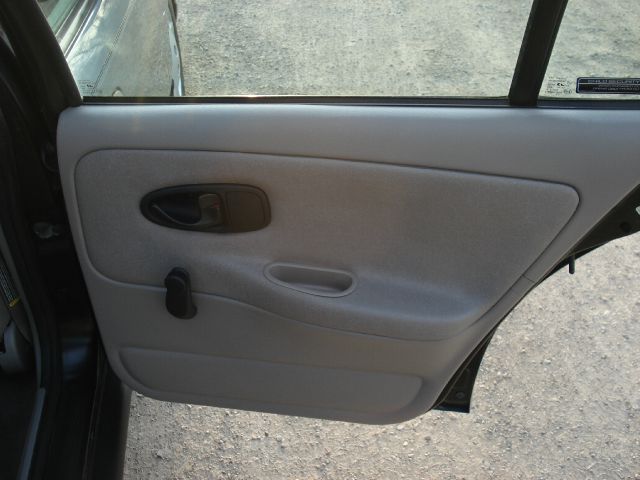 Saturn S Series 2002 photo 3