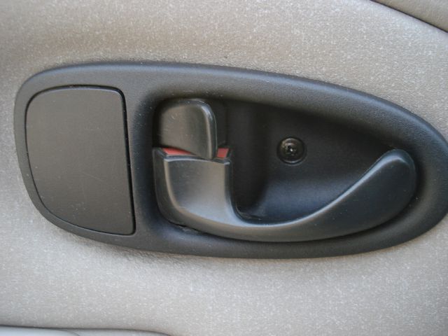 Saturn S Series 2002 photo 42