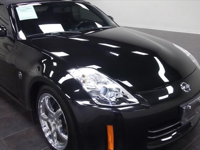 Saturn Sky 2009 photo 1