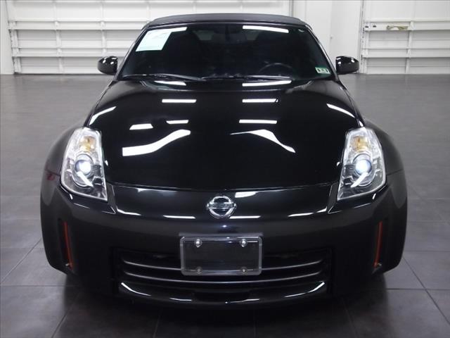 Saturn Sky 2009 photo 2