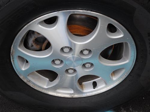 Saturn VUE 2002 photo 2