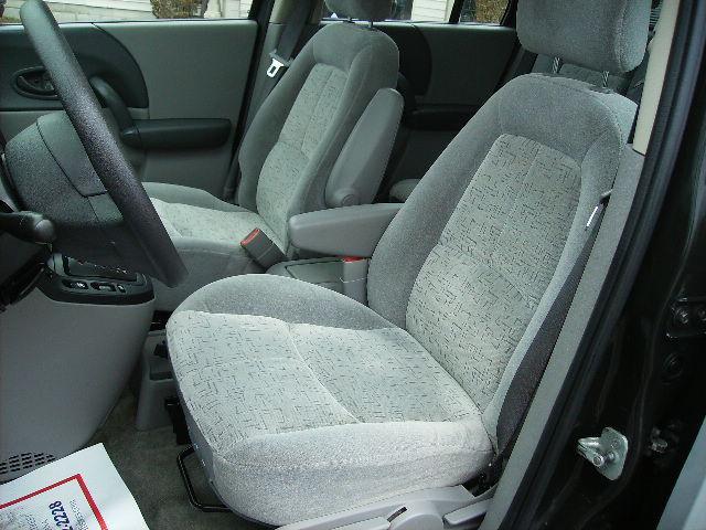 Saturn VUE 2002 photo 2
