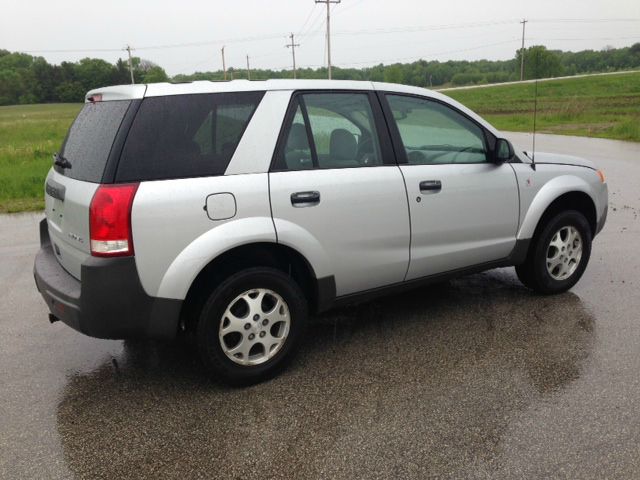 Saturn VUE 2003 photo 2