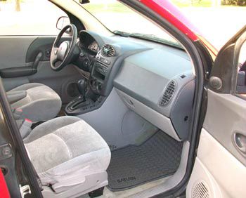 Saturn VUE 2003 photo 1