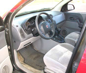 Saturn VUE 2003 photo 2