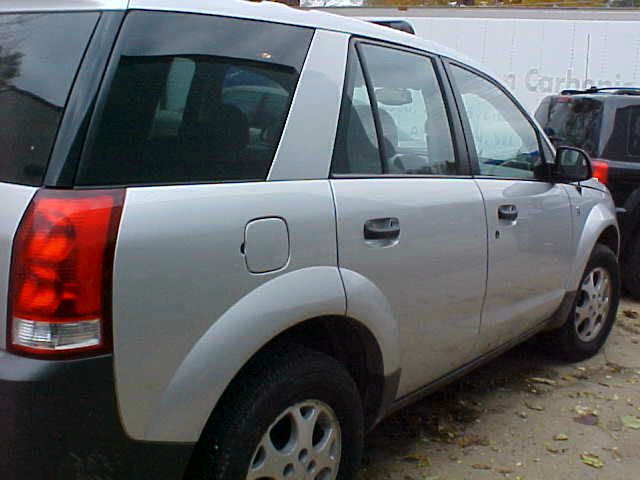 Saturn VUE 2003 photo 3