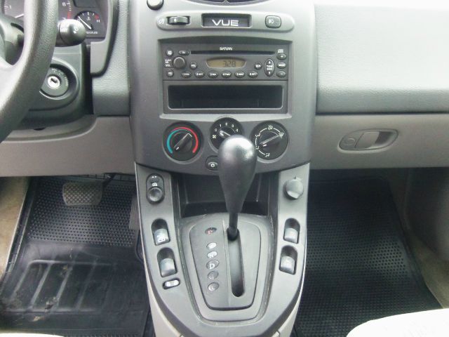 Saturn VUE 2003 photo 1