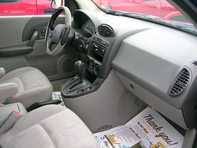 Saturn VUE 2003 photo 2