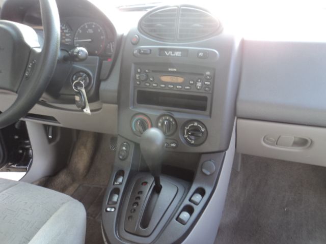 Saturn VUE 2003 photo 24
