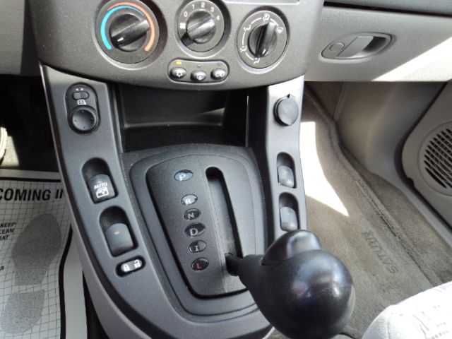 Saturn VUE 2003 photo 1
