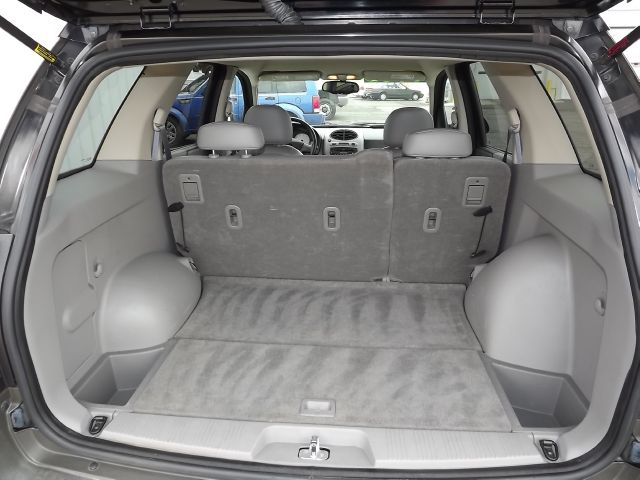 Saturn VUE 2004 photo 1