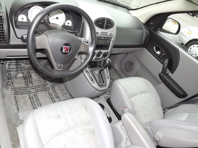 Saturn VUE 2004 photo 2