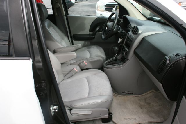 Saturn VUE 2004 photo 25