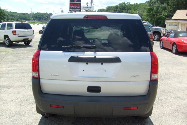 Saturn VUE 2004 photo 2