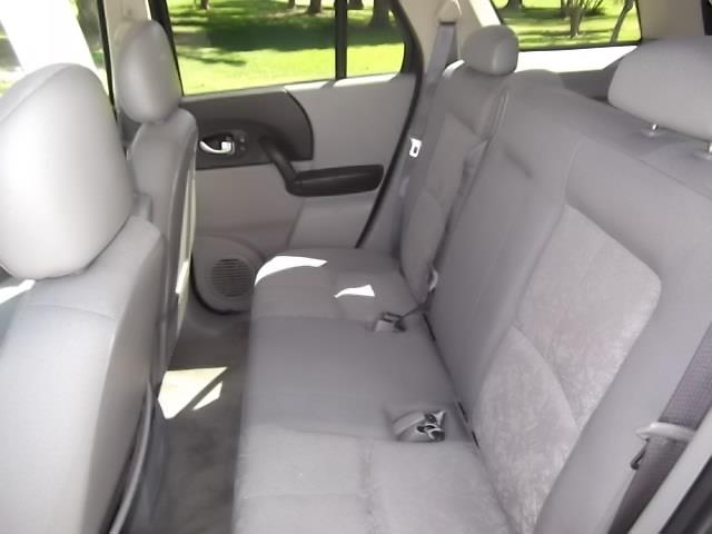 Saturn VUE 2004 photo 2