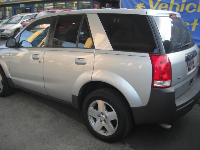 Saturn VUE 2004 photo 2