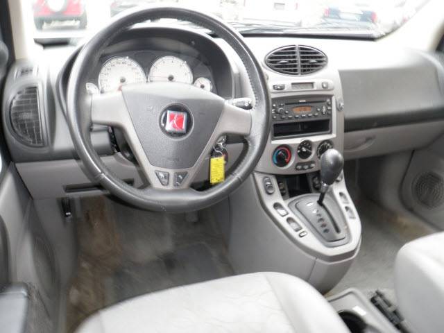 Saturn VUE 2004 photo 2