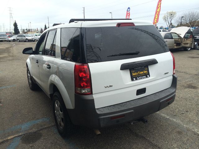 Saturn VUE 2004 photo 2