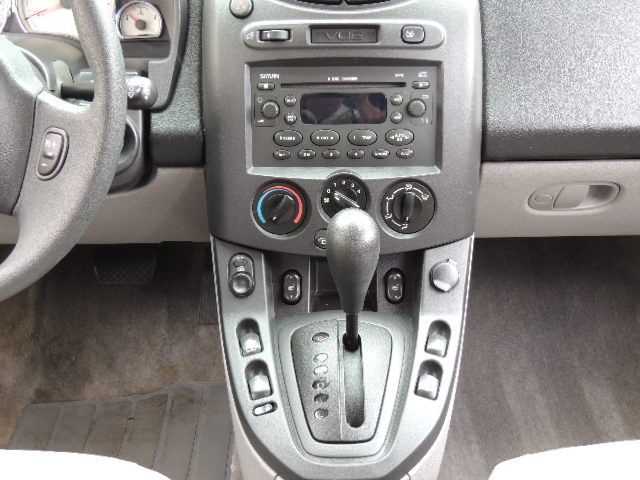 Saturn VUE 2004 photo 2