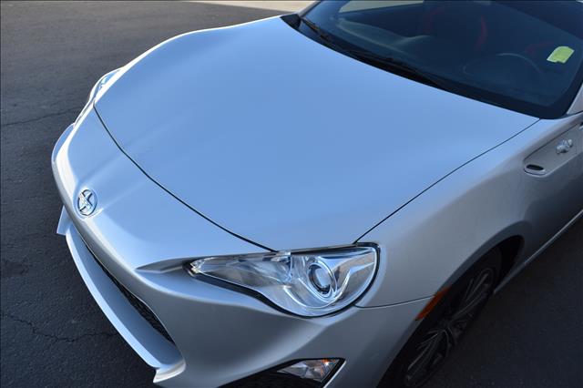 Scion FR-S 2013 photo 1