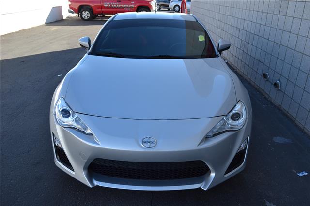 Scion FR-S 2013 photo 4