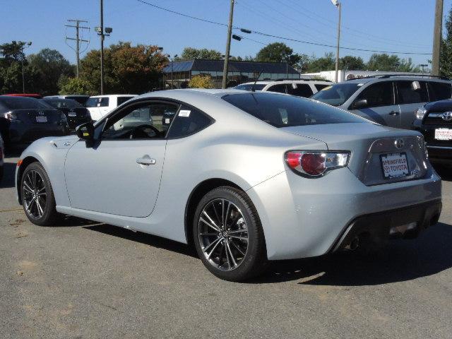 Scion FR-S 2013 photo 1