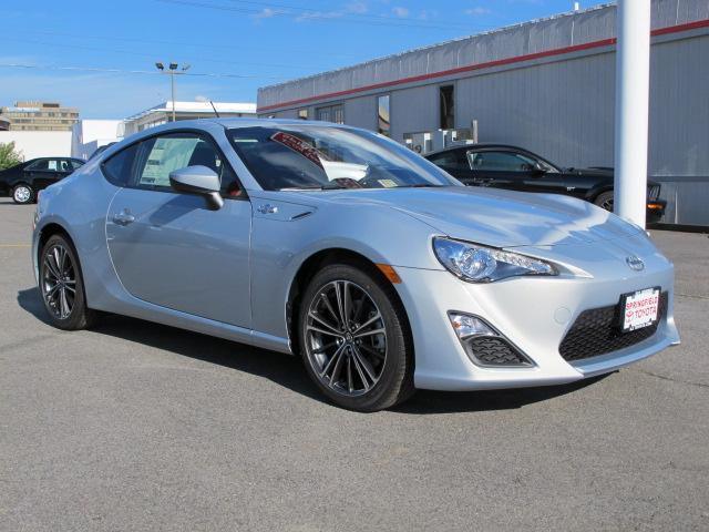 Scion FR-S 2013 photo 4