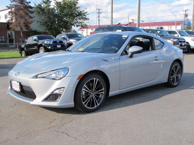 Scion FR-S 2013 photo 1