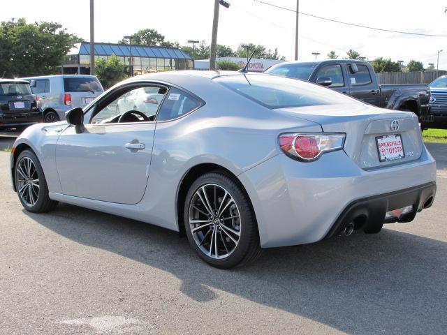 Scion FR-S 2013 photo 4