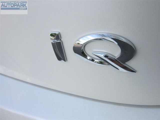 Scion iQ 2012 photo 4