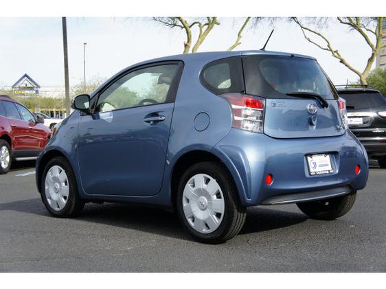 Scion iQ 2012 photo 2