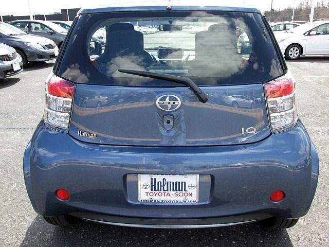Scion iQ 2012 photo 2