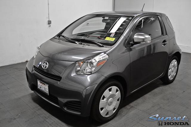 Scion iQ 2012 photo 1