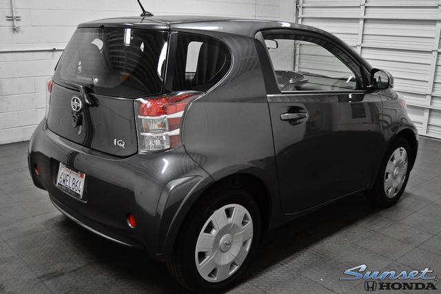 Scion iQ 2012 photo 4