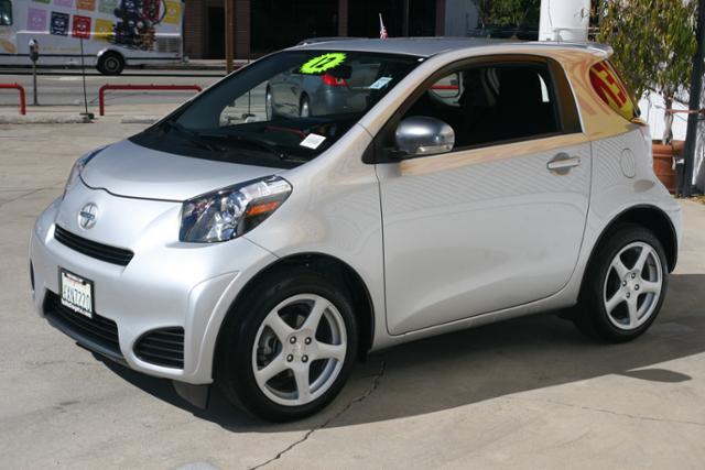 Scion iQ 2012 photo 4