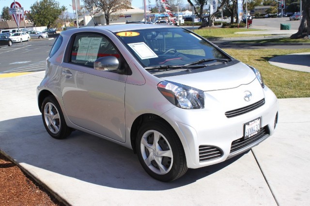 Scion iQ 2012 photo 3
