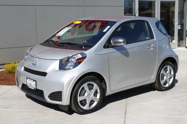 Scion iQ 2012 photo 4