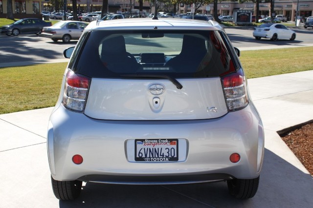 Scion iQ 2012 photo 5