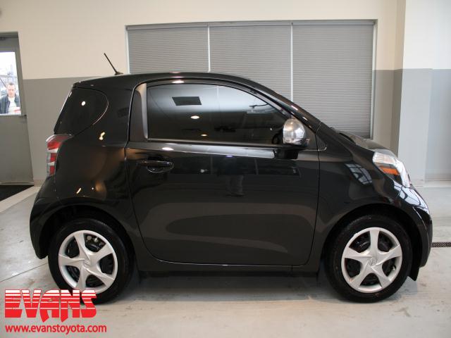 Scion iQ 2012 photo 2