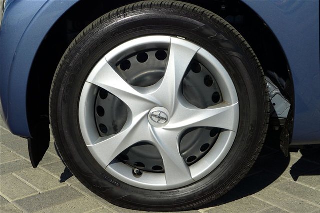 Scion iQ 2012 photo 5