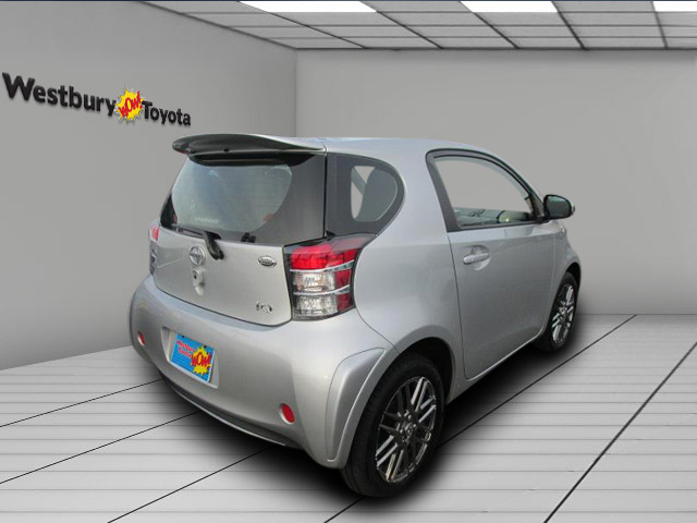 Scion iQ 2012 photo 3