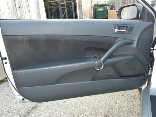 Scion tC 2005 photo 1